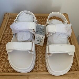 Jonie Ankle Strap Flatbed Sandals White sz 7